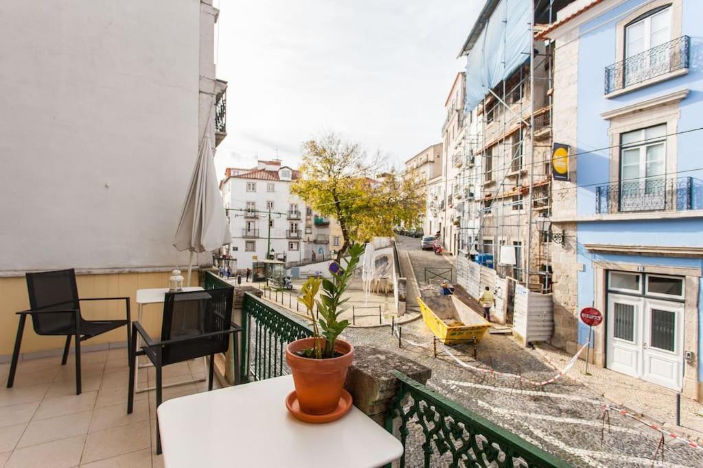 Old Town, 28 Tram, With Private Terrace * Lissabon